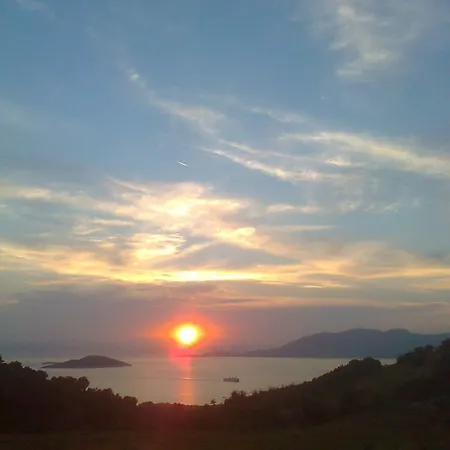 Ktima Nikola Marmari (Evia)